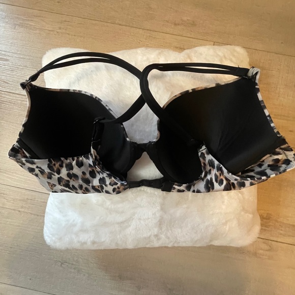 Cheetah print underwire Victoria’s Secret Demi bra, 36C - Picture 2 of 4